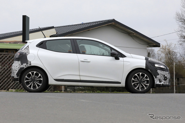 ルノー ルーテシア 改良新型プロトタイプ(スクープ写真)