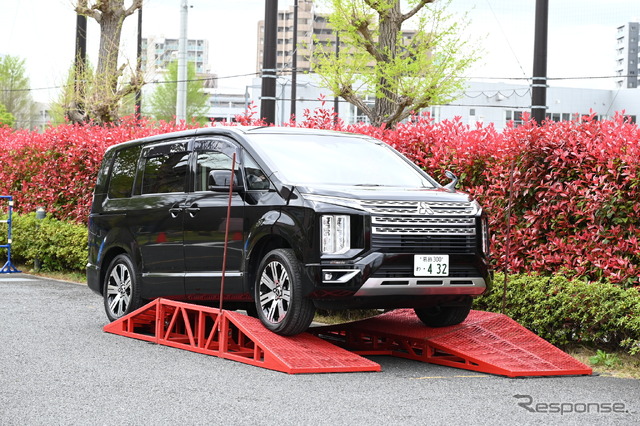 三菱 デリカD:5のデモンストレーション