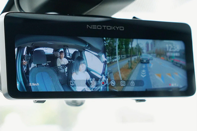 リア+車内(室内)の同時表示モードを備えたミラーカムPro2