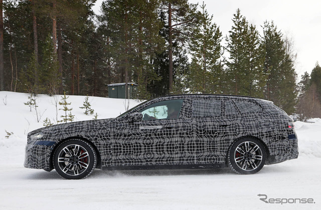 BMW i5ツーリング M60 プロトタイプ(スクープ写真)