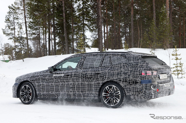 BMW i5ツーリング M60 プロトタイプ(スクープ写真)