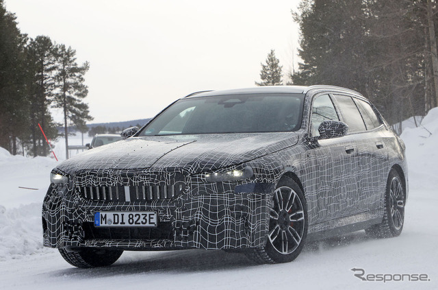 BMW i5ツーリング M60 プロトタイプ(スクープ写真)