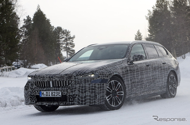 BMW i5ツーリング M60 プロトタイプ(スクープ写真)