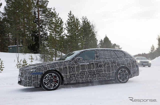 BMW i5ツーリング M60 プロトタイプ(スクープ写真)