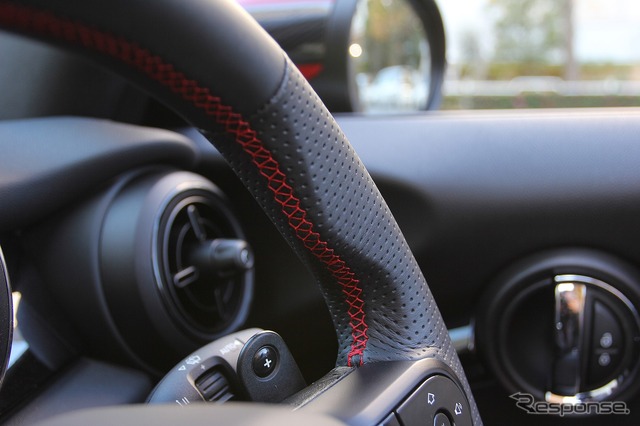 MINI Lci2モデル用スポーツステアリングホイール
