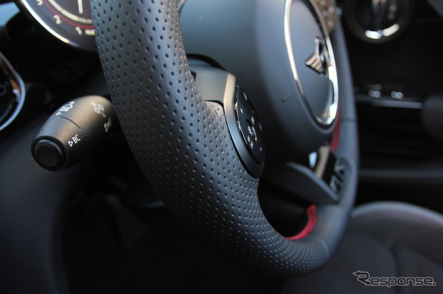 MINI Lci2モデル用スポーツステアリングホイール