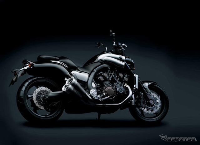 【ヤマハ VMAX 新型発表】国立新美術館で発表