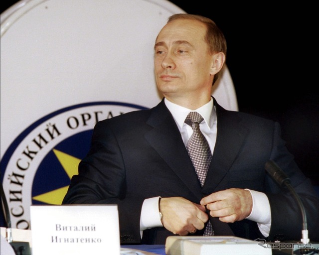 1999年、プーチンがロシア大統領(代行)に就任