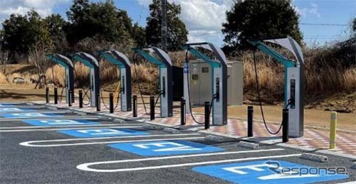 マルチコネクタタイプ（6口）EV急速充電器：浜松SA下り線