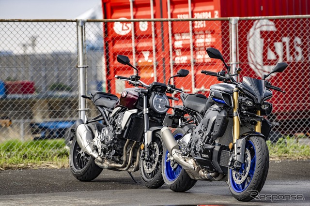 ホンダ CB1000R(左)とヤマハ MT-10 SP(右)