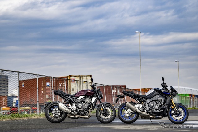 ホンダ CB1000R(左)とヤマハ MT-10 SP(右)