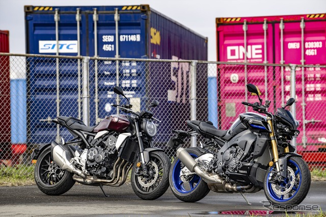 良い意味でコンサバなホンダ CB1000R(左)とアグレッシブなヤマハ MT-10 SP(右)