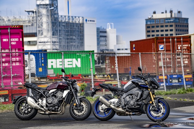 ホンダ CB1000R(左)とヤマハ MT-10 SP(右)