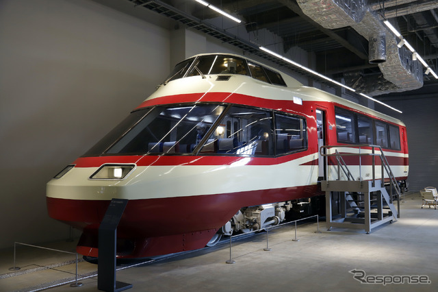 宿泊ができるロマンスカーミュージアムの10000形HiSE。