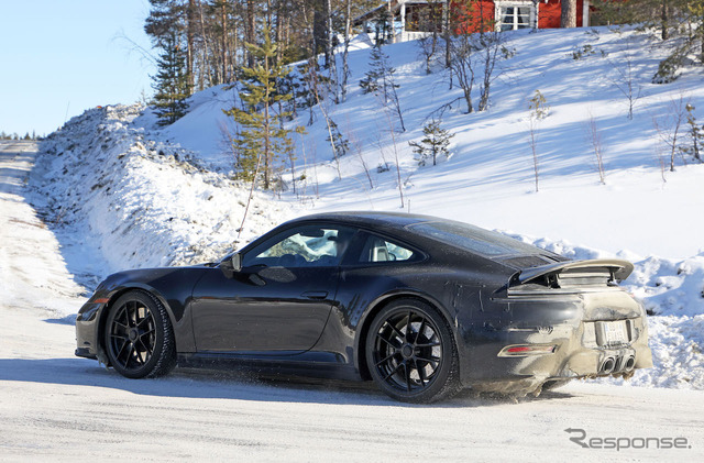 ポルシェ 911 GTS 改良新型プロトタイプ(スクープ写真)