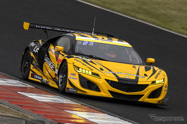 GT300クラス優勝の#18 UPGARAGE NSX GT3(小林崇志/小出峻)