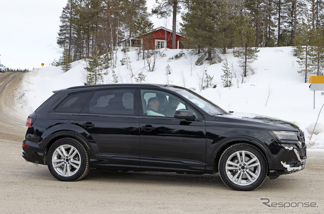 アウディ Q7 改良新型プロトタイプ(スクープ写真)