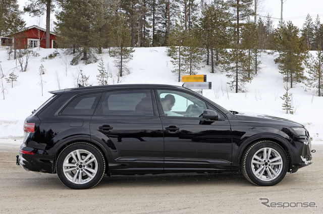 アウディ Q7 改良新型プロトタイプ(スクープ写真)