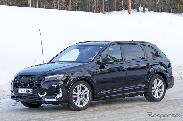 アウディ Q7 改良新型プロトタイプ(スクープ写真)