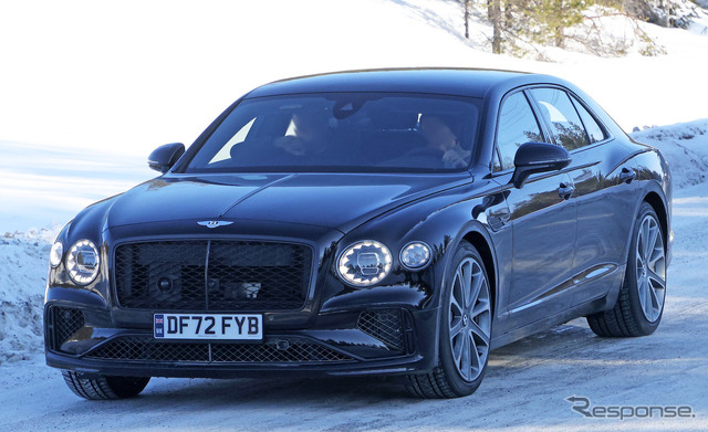 ベントレー フライングスパー V8 PHEV プロトタイプ(スクープ写真)