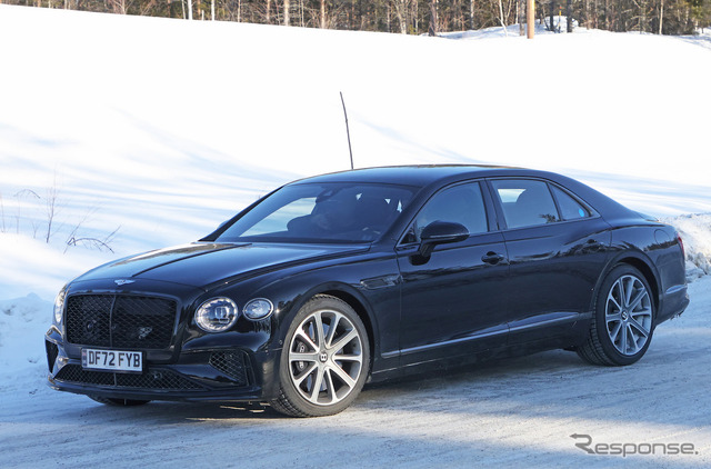 ベントレー フライングスパー V8 PHEV プロトタイプ(スクープ写真)