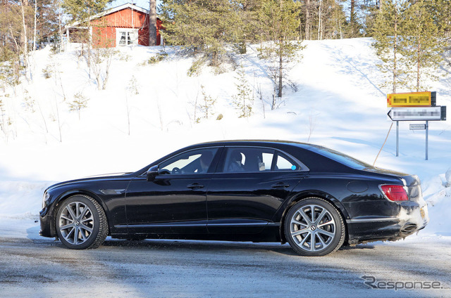 ベントレー フライングスパー V8 PHEV プロトタイプ(スクープ写真)