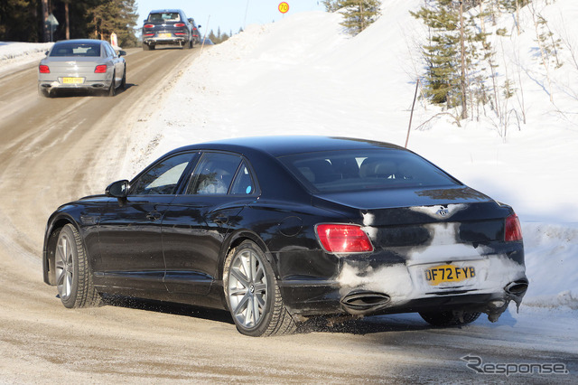 ベントレー フライングスパー V8 PHEV プロトタイプ(スクープ写真)