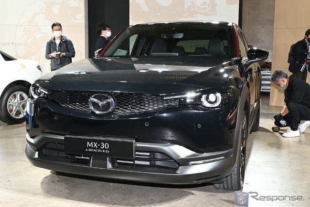 マツダ MX-30 e-SKYACTIV R-EV
