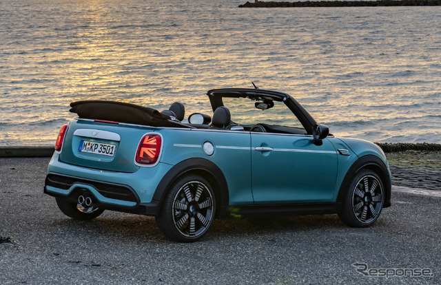 MINI コンバーチブル シーサイドエディション