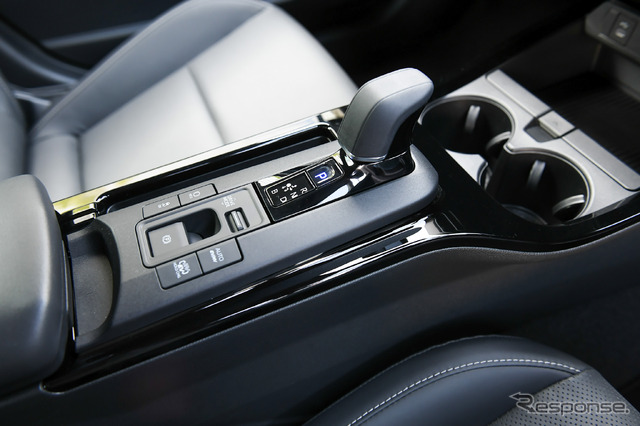 トヨタ プリウスPHEV
