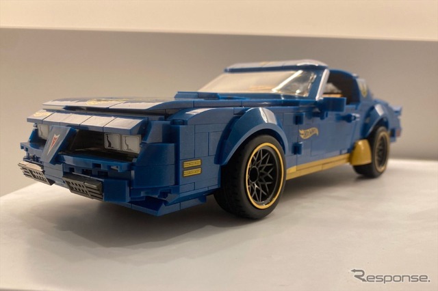 メガホットウィール「'77 ポンティアック ファイヤーバード」