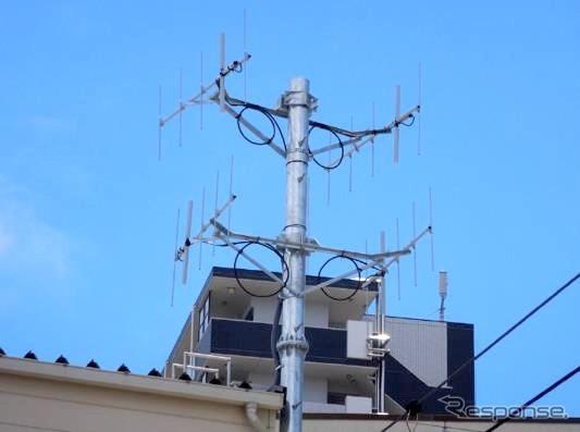 デジタル無線の基地局アンテナ。