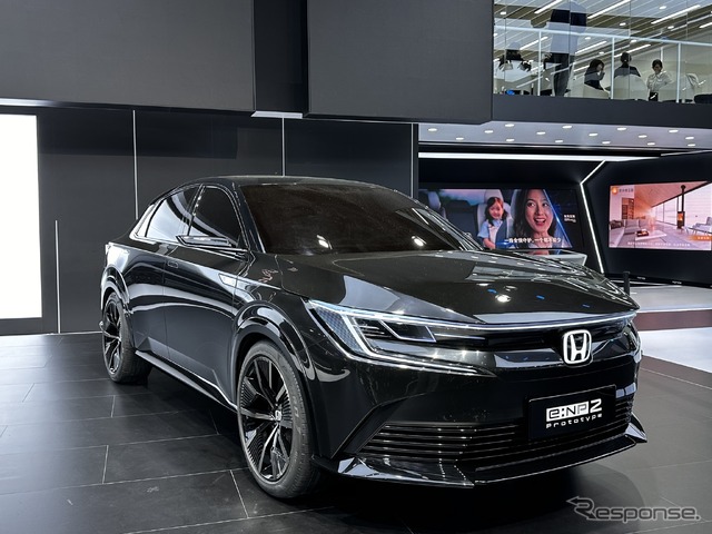 ホンダ e:NP2 プロトタイプ (上海モーターショー2023)