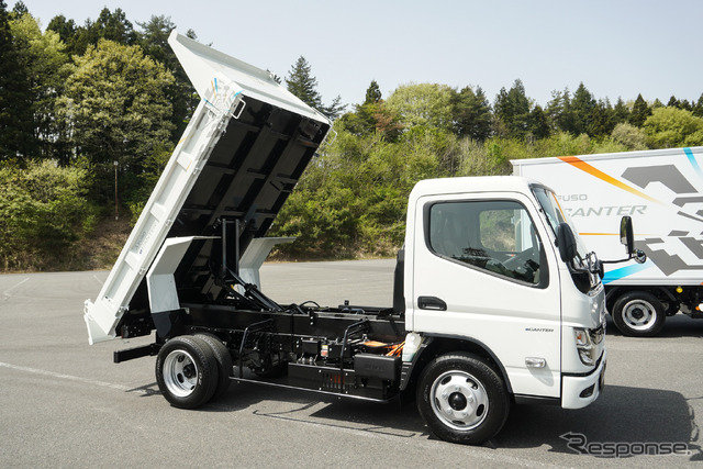 「ePTO」と呼ぶ小さなモーターを搭載。ディーゼル車と同様の架装をそのまま使うことが可能に