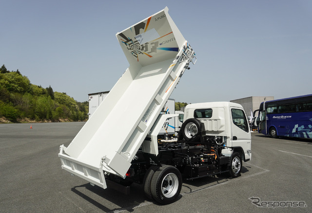 「ePTO」と呼ぶ小さなモーターを搭載。ディーゼル車と同様の架装をそのまま使うことが可能に