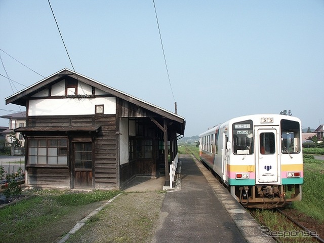 山形鉄道フラワー長井線。