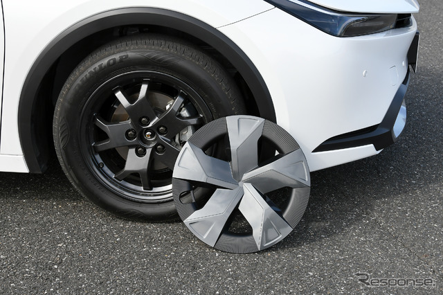 トヨタ プリウスHEVの17インチ車