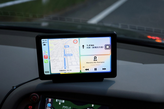 スマホをナビに使って捕まる前に 外付けCarPlayキットを取り付けて法遵守・快適ドライビング(村上タクタ)
