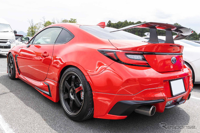 トヨタ 86×レイズ ボルクレーシング TE37サーガSL