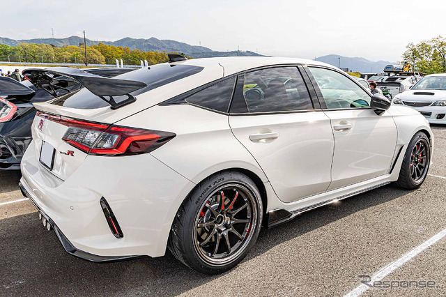 ホンダ シビック TYPE R×レイズ ボルクレーシング CE28SL