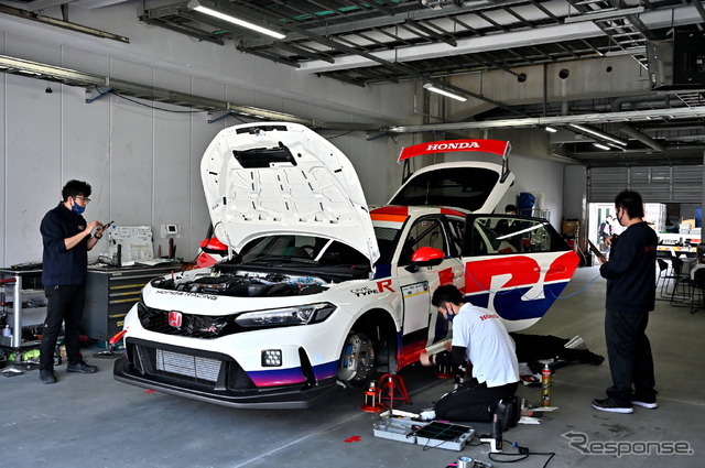 Team HRC シビックタイプR CNF-R
