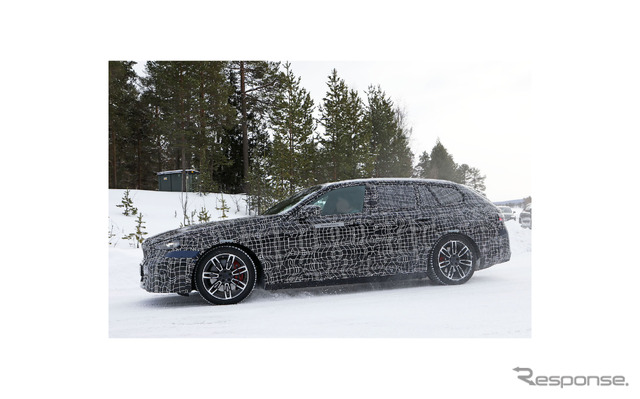 BMW i5ツーリング M60 プロトタイプ（スクープ写真）