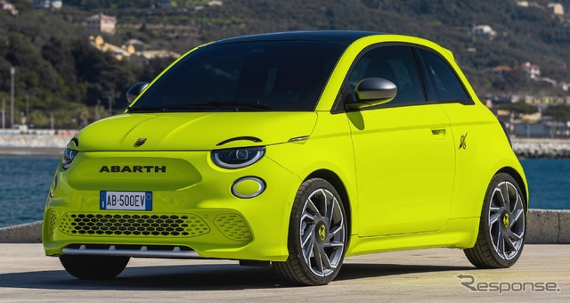 アバルト 500e の「ツーリズモ」