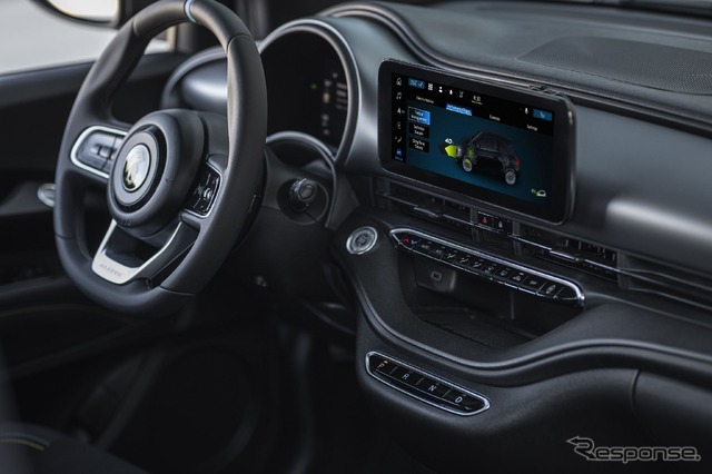 アバルト 500e の「ツーリズモ」