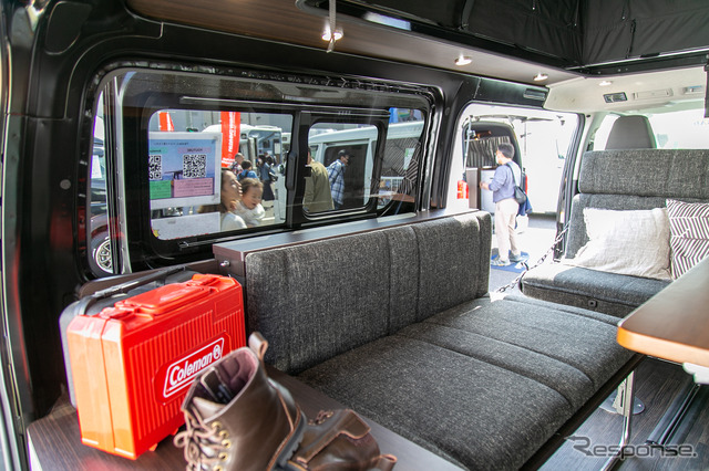 リーズナブルな「ハイエース」バンコン「Rugged VAN(ラギッドバン)」に若者たちが注目……神奈川キャンピングカーフェア