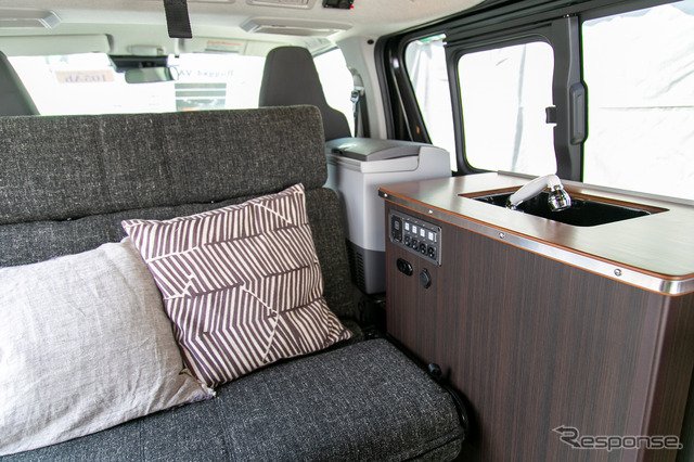 リーズナブルな「ハイエース」バンコン「Rugged VAN(ラギッドバン)」に若者たちが注目……神奈川キャンピングカーフェア