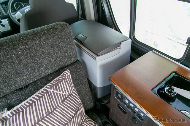 リーズナブルな「ハイエース」バンコン「Rugged VAN(ラギッドバン)」に若者たちが注目……神奈川キャンピングカーフェア