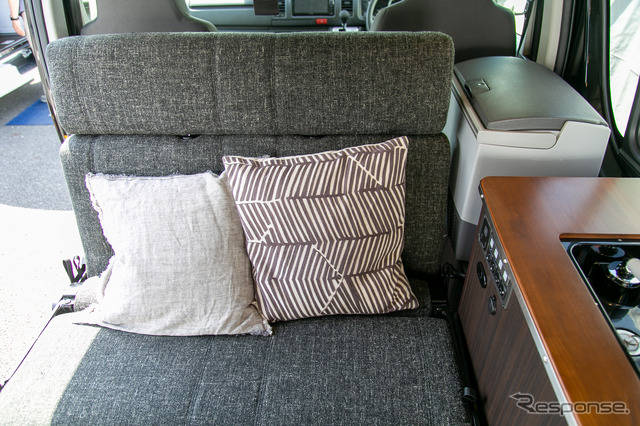 リーズナブルな「ハイエース」バンコン「Rugged VAN(ラギッドバン)」に若者たちが注目……神奈川キャンピングカーフェア