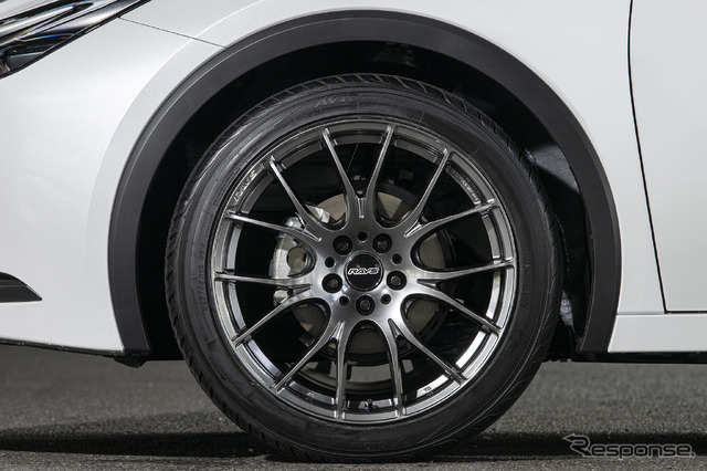 トヨタ プリウス×レイズ ホムラ 2×7