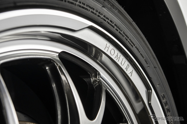 トヨタ プリウス×レイズ ホムラ 2×7RA